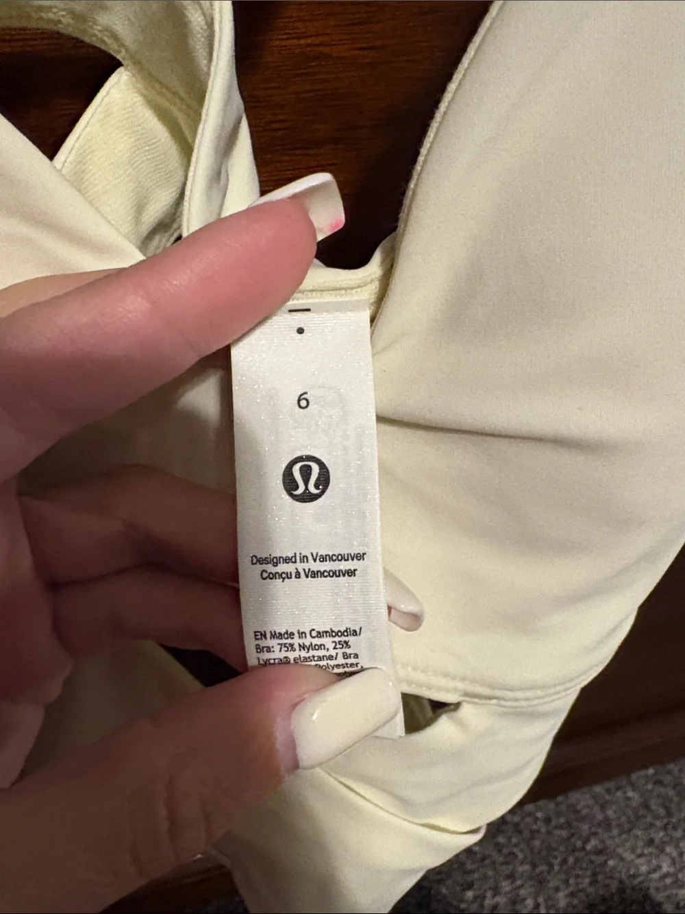 Lululemon V-Neck Crossover Underband Bra